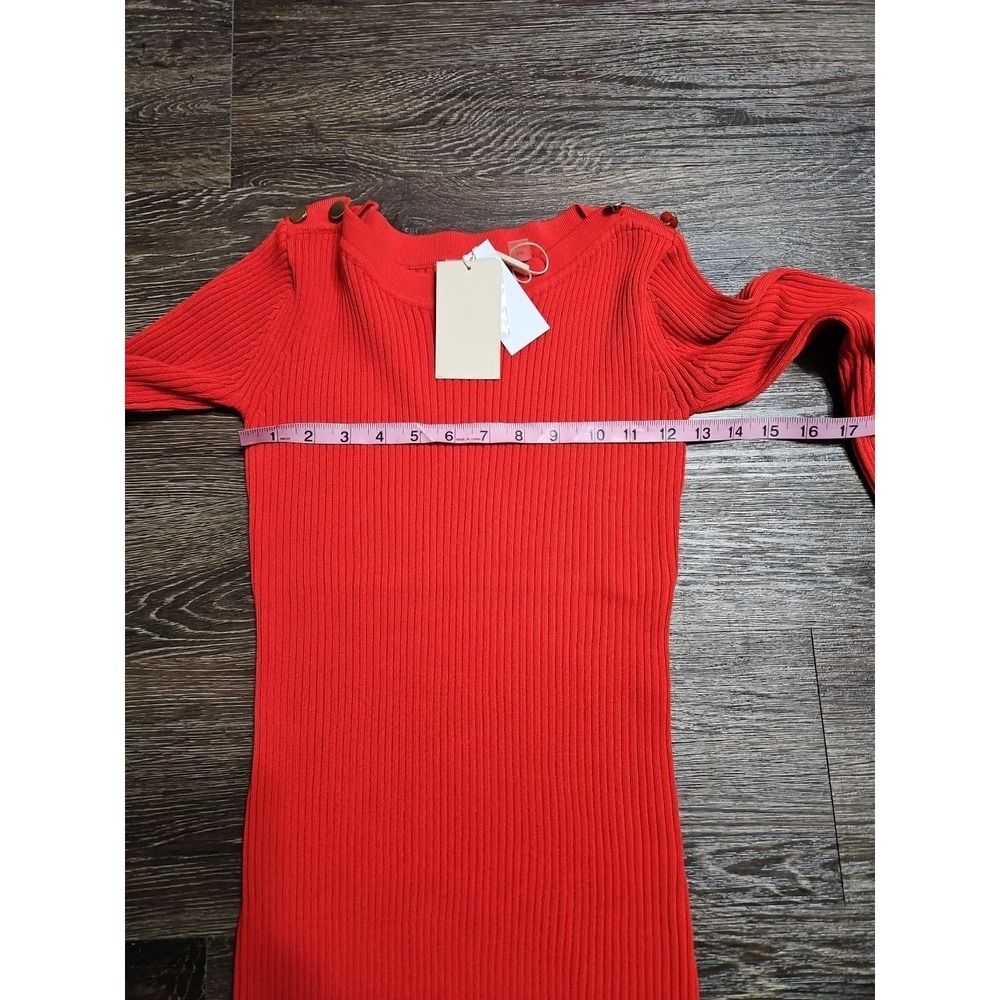 Elie Tahari Women's Red Knit  Long-sleeve Sweater With Gold Shoulder Buttons - Picture 4 of 8